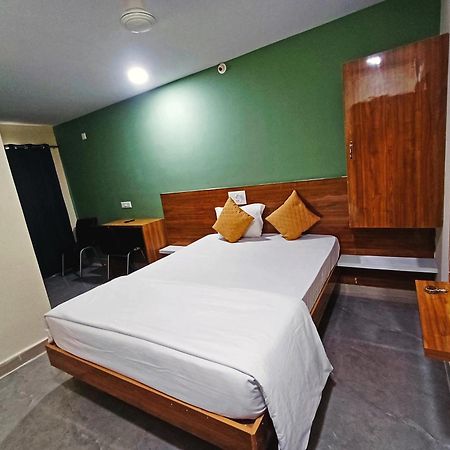 Udupi Deluxe Lodge Gulbarga Kalaburagi Eksteriør bilde