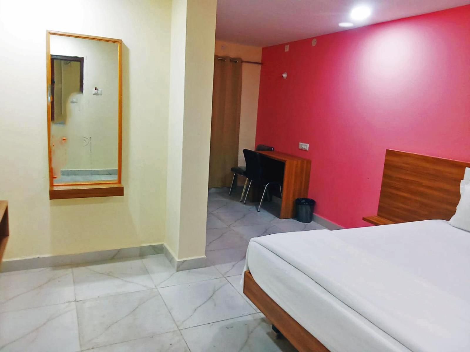 Udupi Deluxe Lodge Gulbarga Kalaburagi Eksteriør bilde