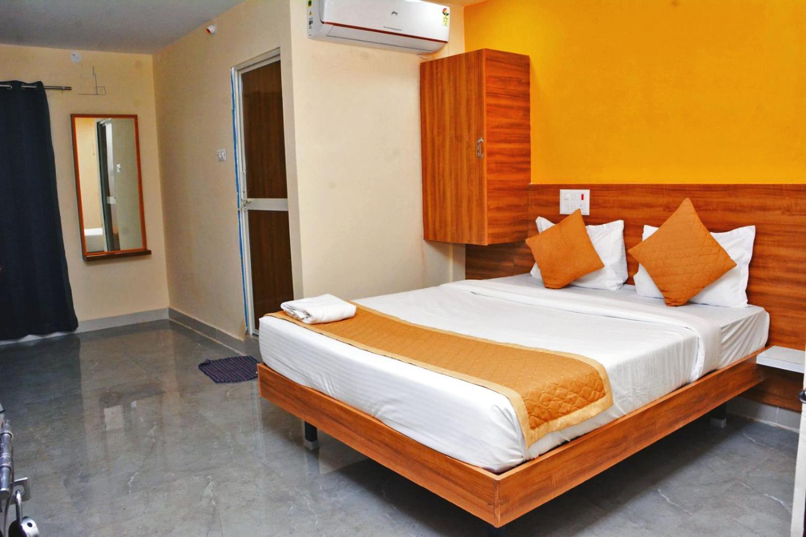 Udupi Deluxe Lodge Gulbarga Kalaburagi Eksteriør bilde