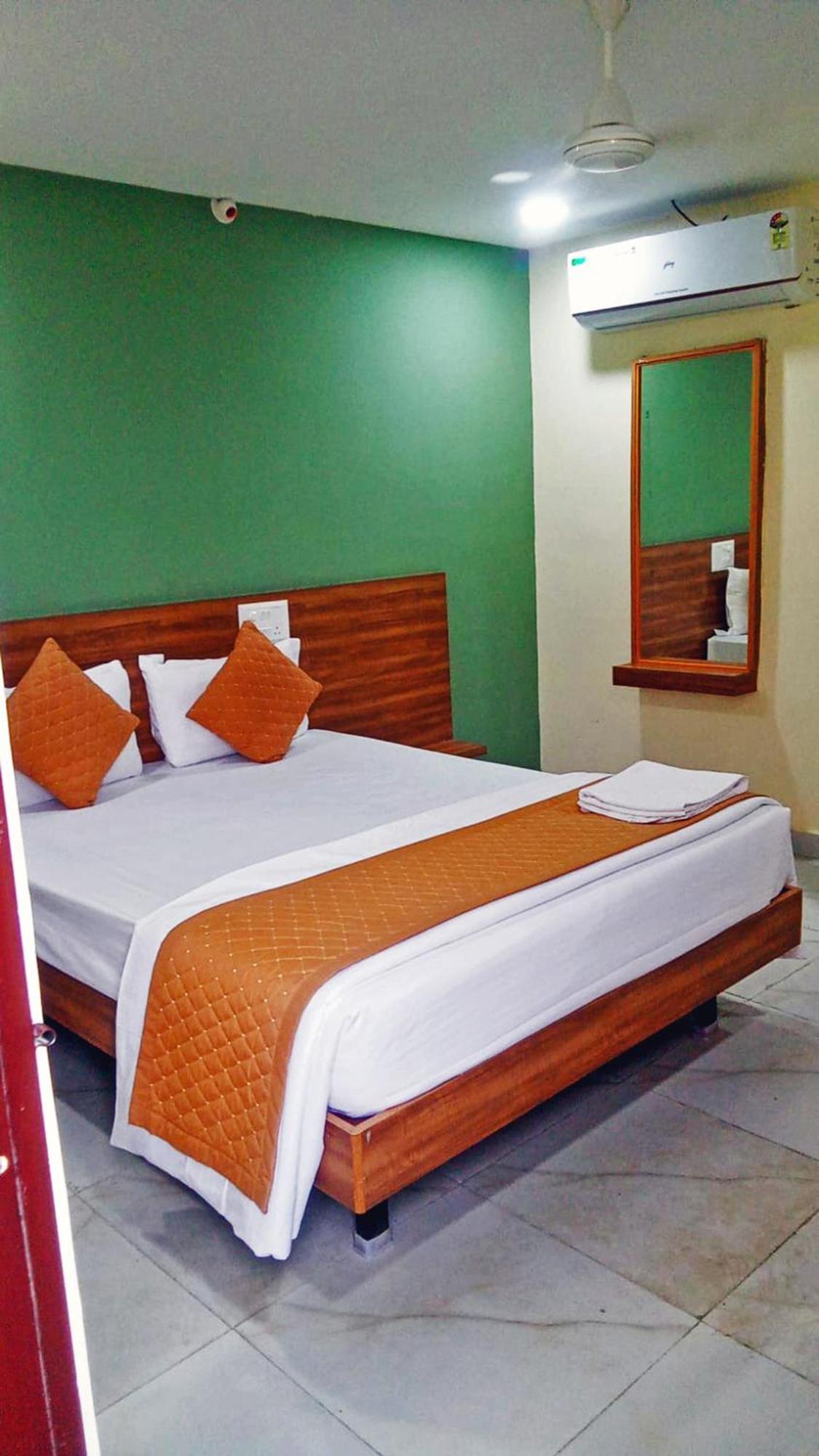 Udupi Deluxe Lodge Gulbarga Kalaburagi Eksteriør bilde