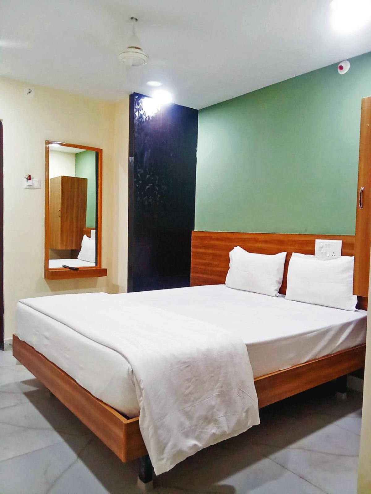 Udupi Deluxe Lodge Gulbarga Kalaburagi Eksteriør bilde